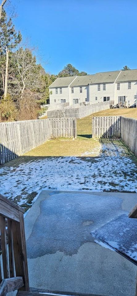 2104 Chaucer Ct - Photo 2 of 14