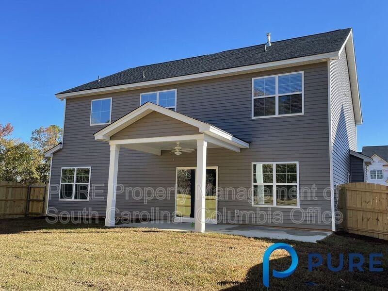 1433 Tamarind Ln - Photo 3 of 37