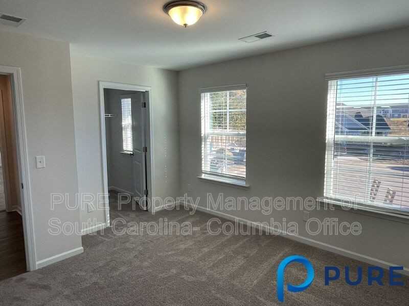 1433 Tamarind Ln - Photo 4 of 37