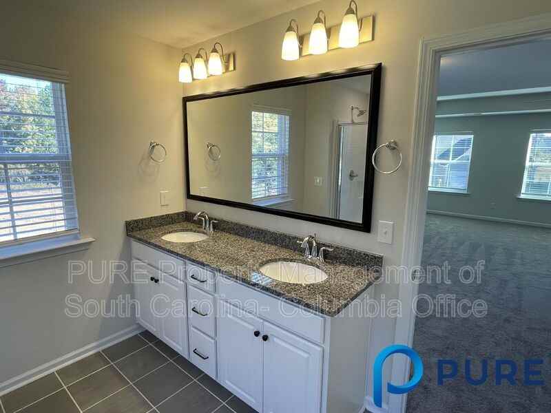 1433 Tamarind Ln - Photo 6 of 37