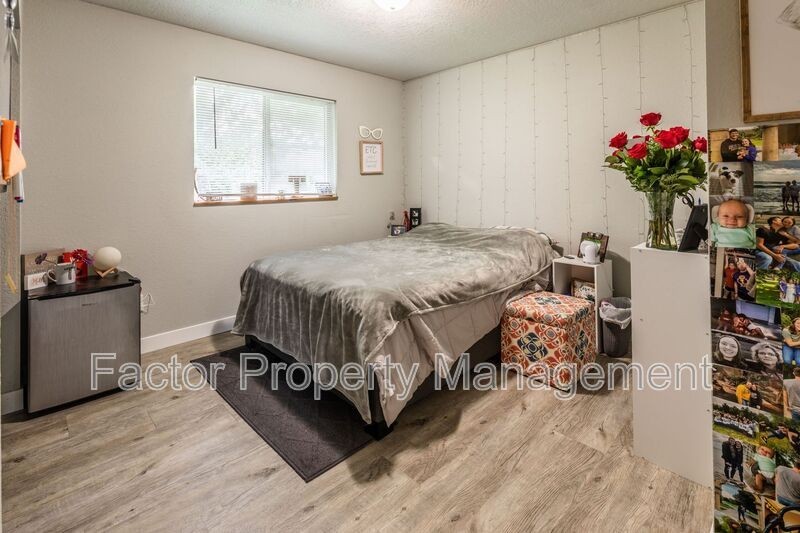 1310 Warren St #5 - Photo 7 of 16