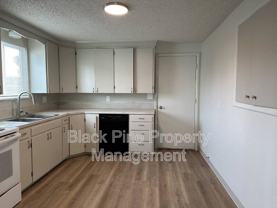 137 Davis Ave #E - Photo 1 of 1