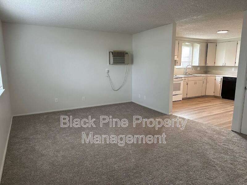 137 Davis Ave #E - Photo 6 of 13