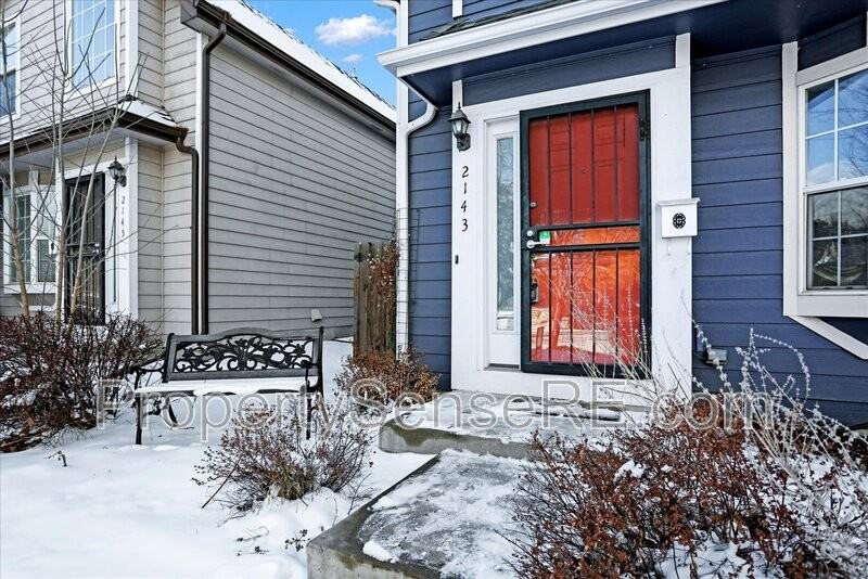 2143 S Grant St - Photo 3 of 33