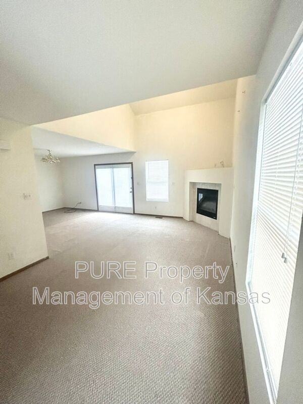 2226 Sw Ancaster Rd - Photo 2 of 15