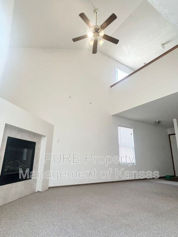 2226 Sw Ancaster Rd - Photo 3 of 15