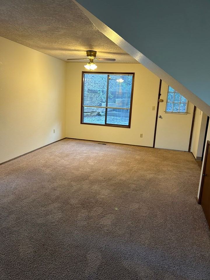 2867 Nw Glenridge Dr - Photo 4 of 17