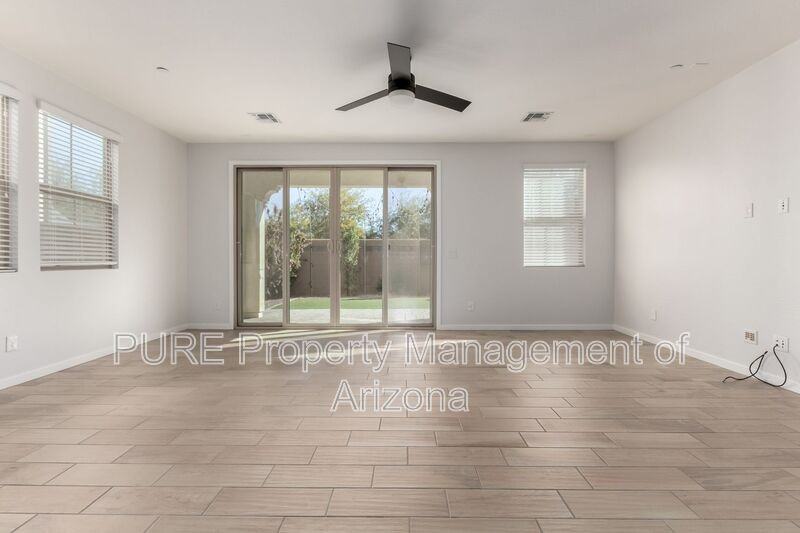 1827 S Follett Way - Photo 2 of 26
