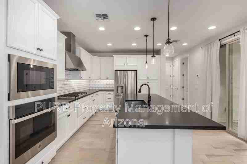 1827 S Follett Way - Photo 4 of 26