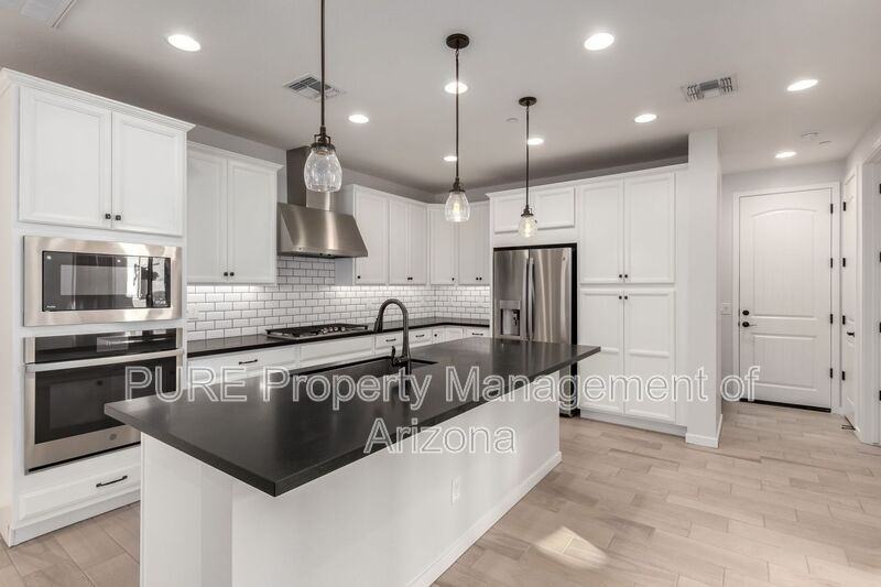 1827 S Follett Way - Photo 5 of 26
