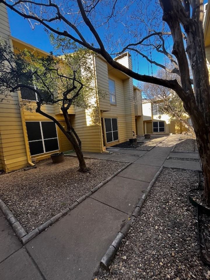 Great Neighborhood , Beautiful townhome !! - Photo 2 of 32