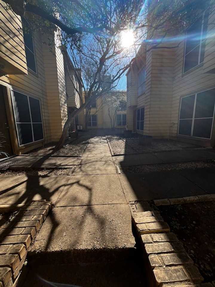 Great Neighborhood , Beautiful townhome !! - Photo 3 of 32