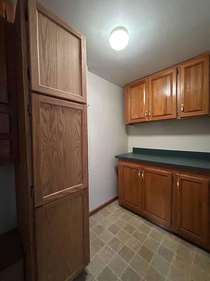 360 Parkway St - Photo 3 of 13