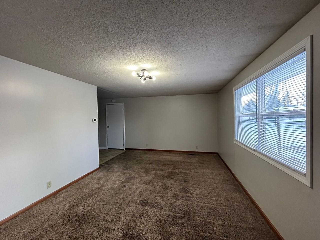 360 Parkway St - Photo 6 of 13