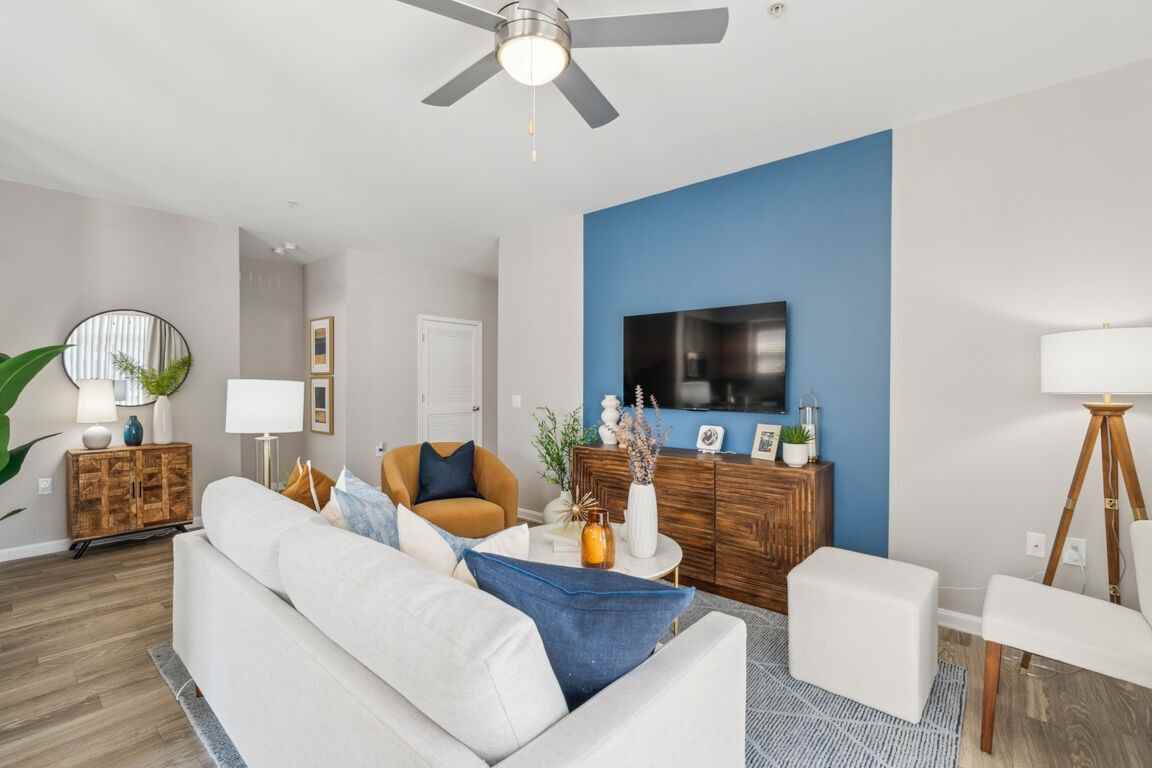 Riverside Station - Photo 4 of 22