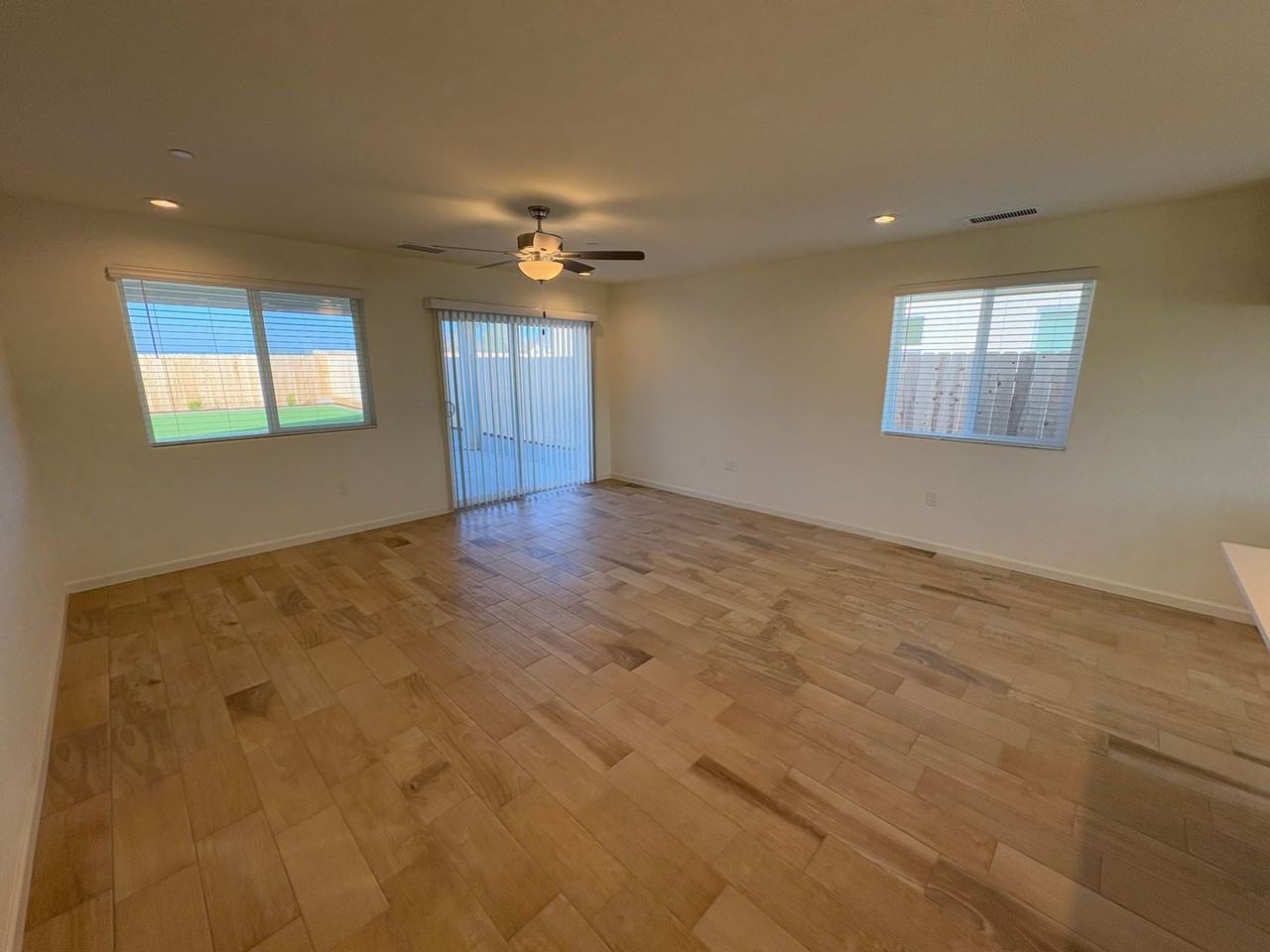 2142 E Oak Ave - Photo 6 of 30