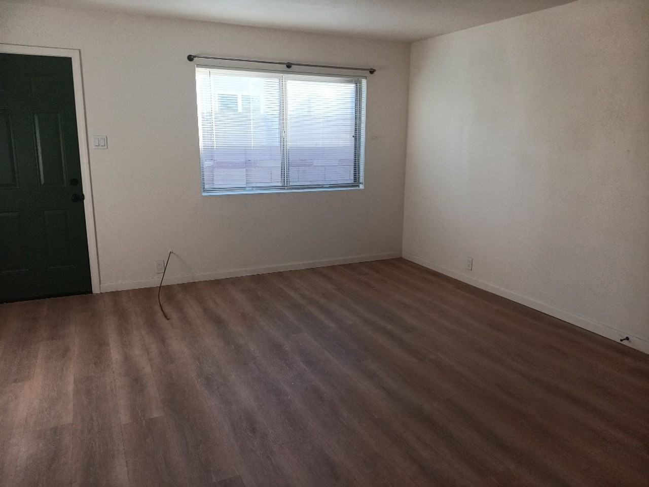 422 Rhode Island St Se - Photo 3 of 12