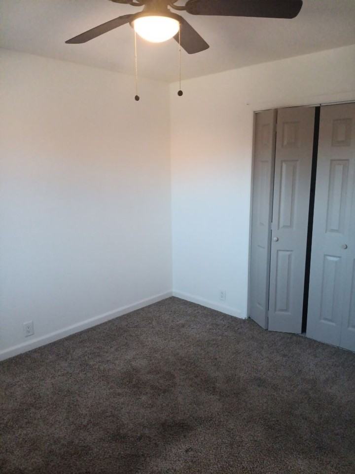 422 Rhode Island St Se - Photo 7 of 12