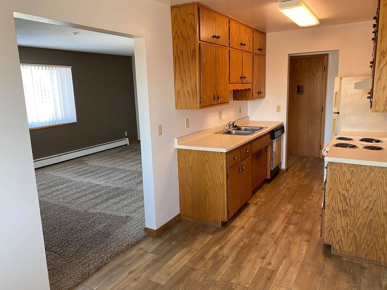 911 23rd Ave S - Photo 5 of 16