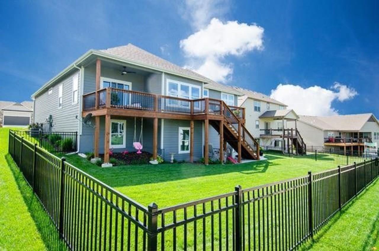 418 Freemont Dr - Photo 2 of 42