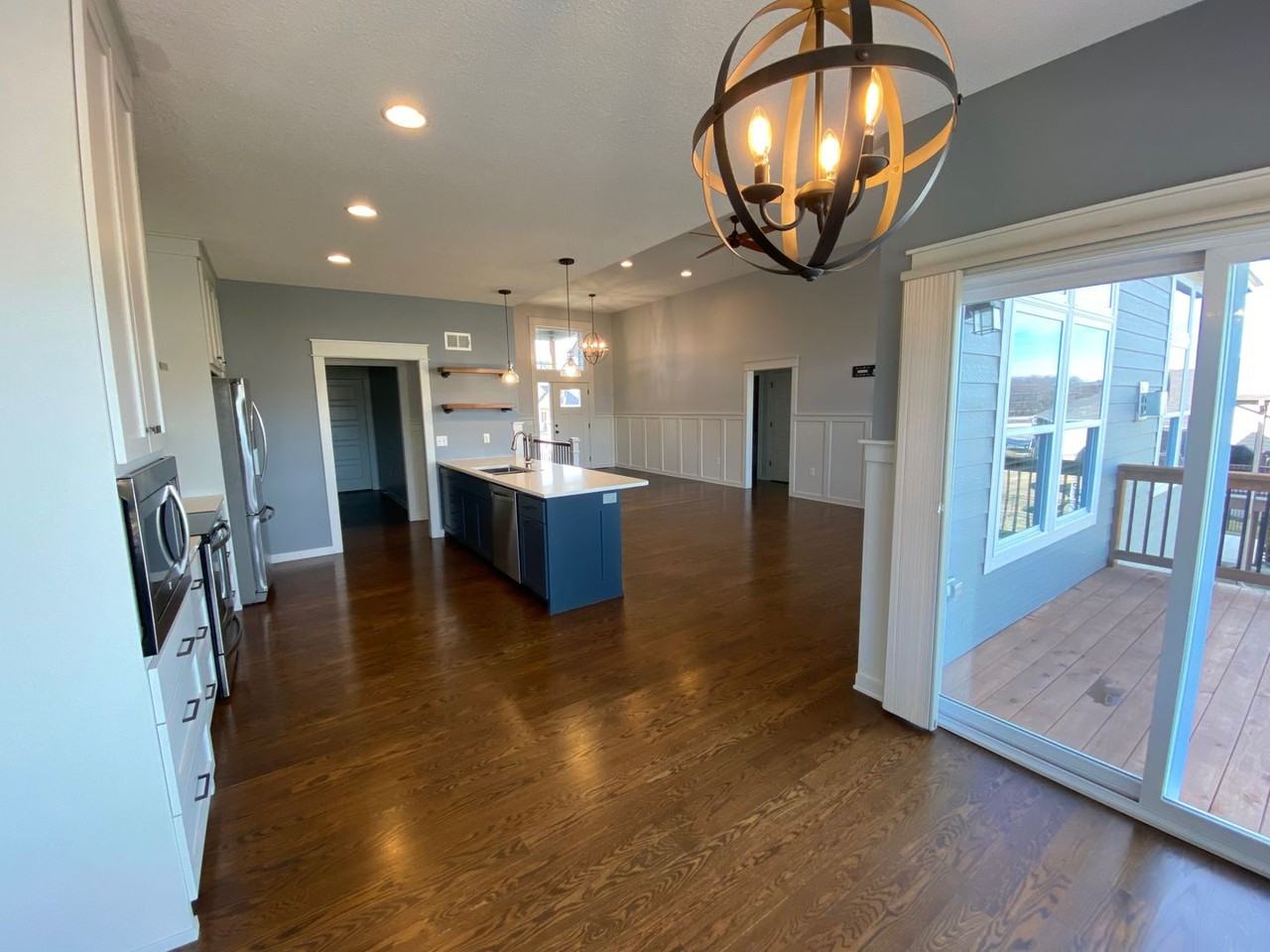 418 Freemont Dr - Photo 7 of 42