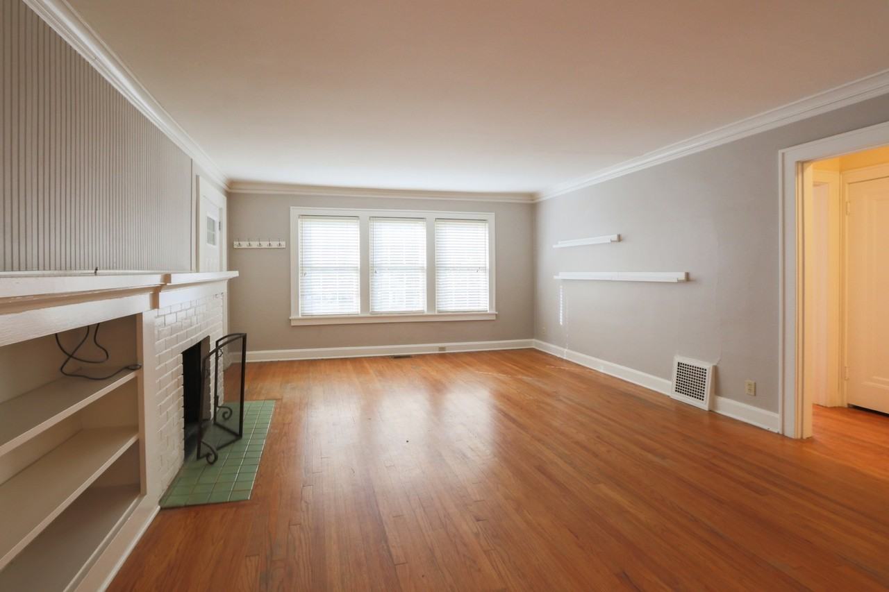 224 E Winthrope Rd - Photo 5 of 19