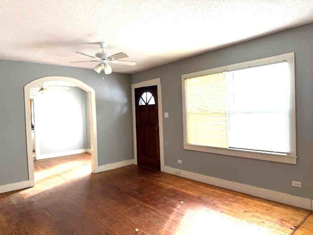 2706 Edison Ave - Photo 3 of 17