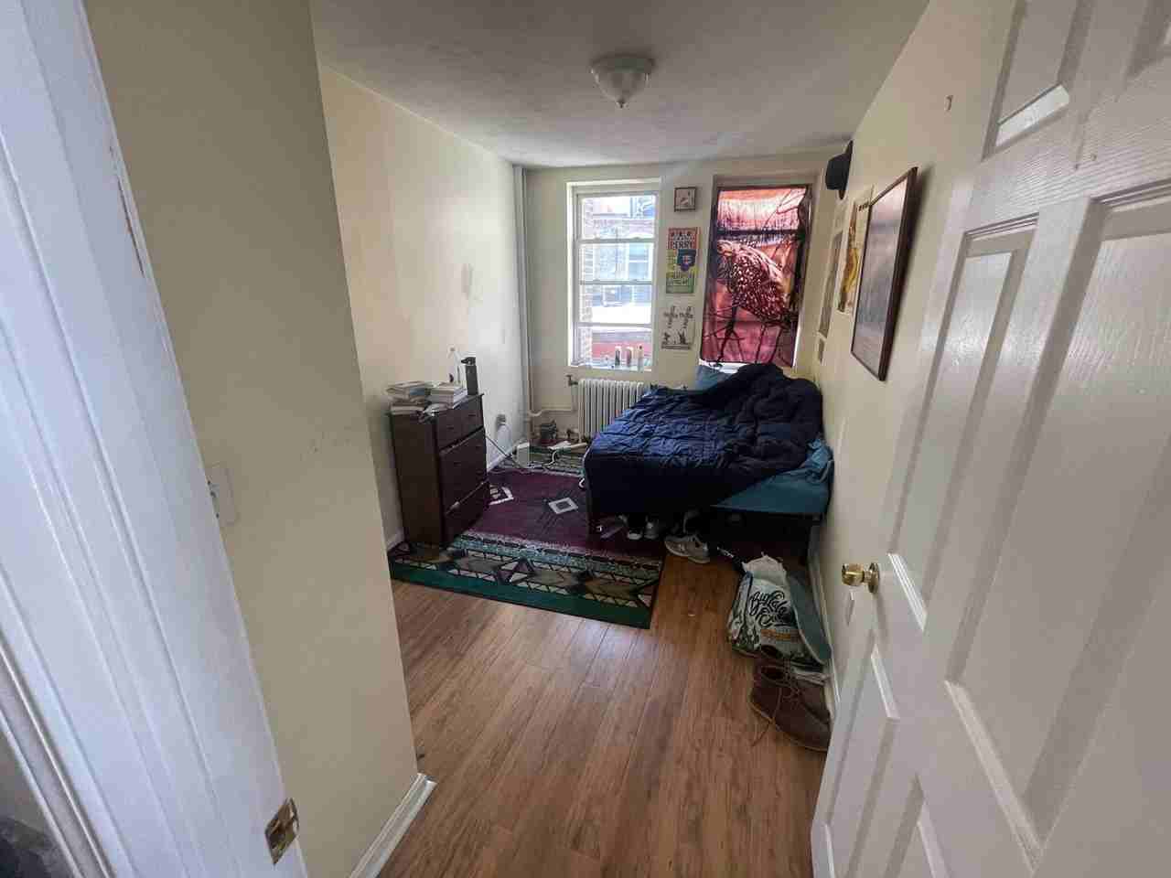 214 Hanover St - Photo 7 of 13