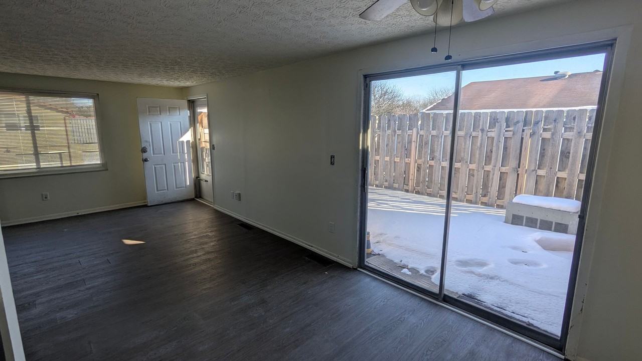 2487 Nassau Dr - Photo 2 of 9