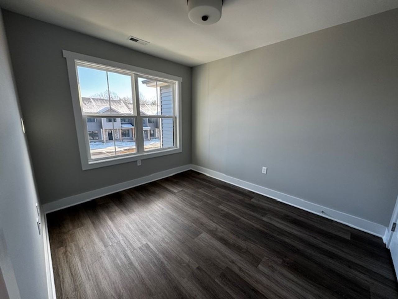 15 Villa Ct - Photo 2 of 8