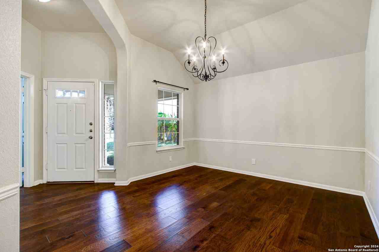 24922 Crescent Trce - Photo 2 of 15