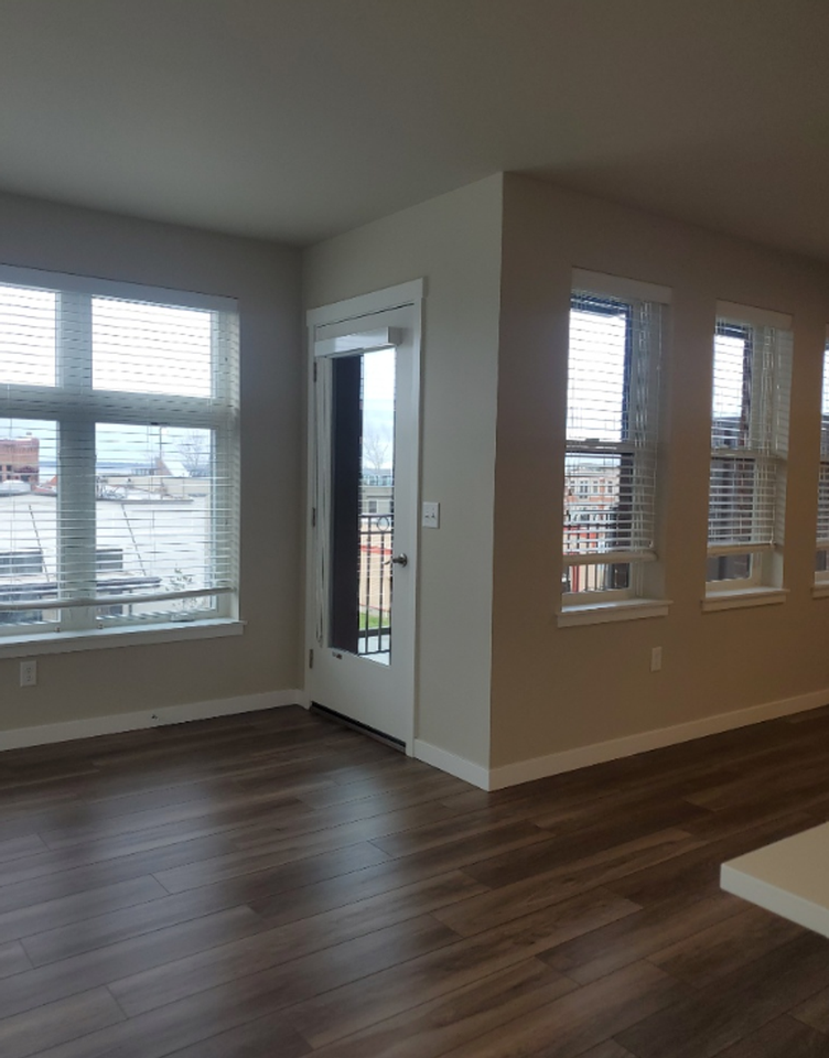 Fairhaven Towers - Photo 4 of 29