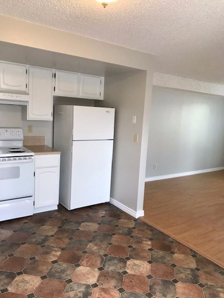 664 W Idaho Ave - Photo 5 of 18