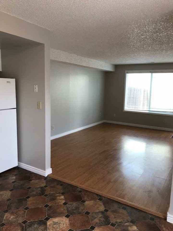 664 W Idaho Ave - Photo 6 of 18