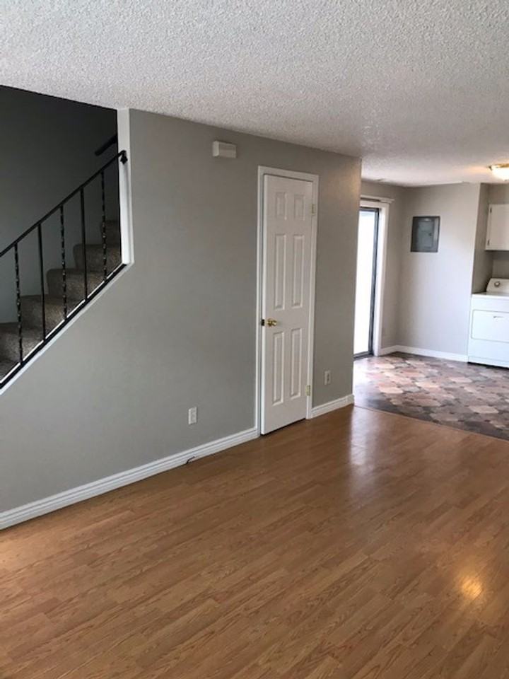664 W Idaho Ave - Photo 7 of 18
