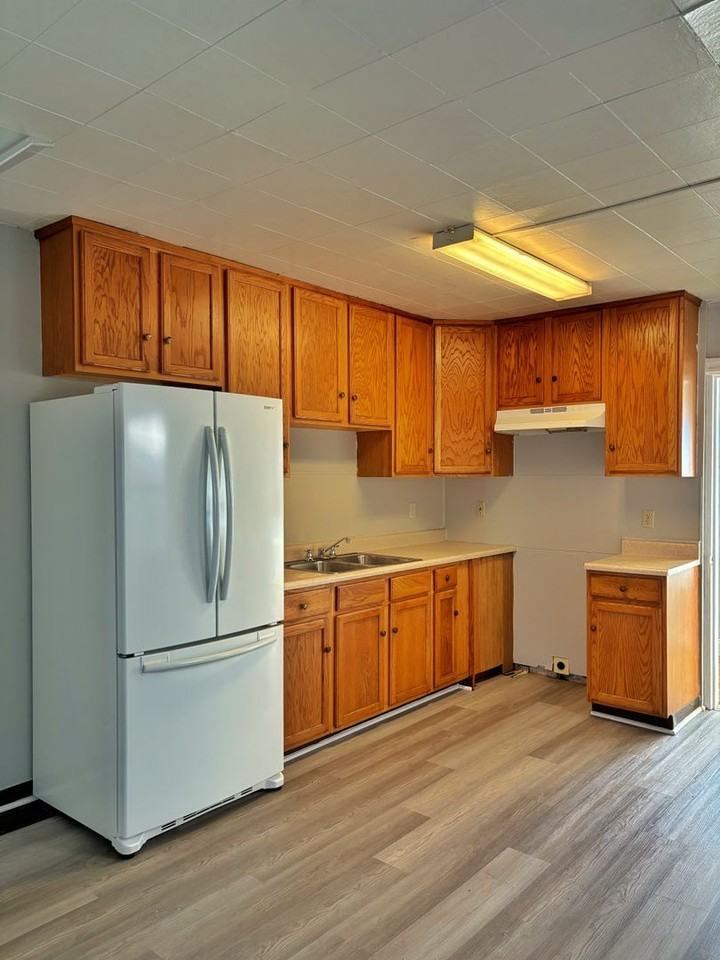 430 E Court St - Photo 4 of 11