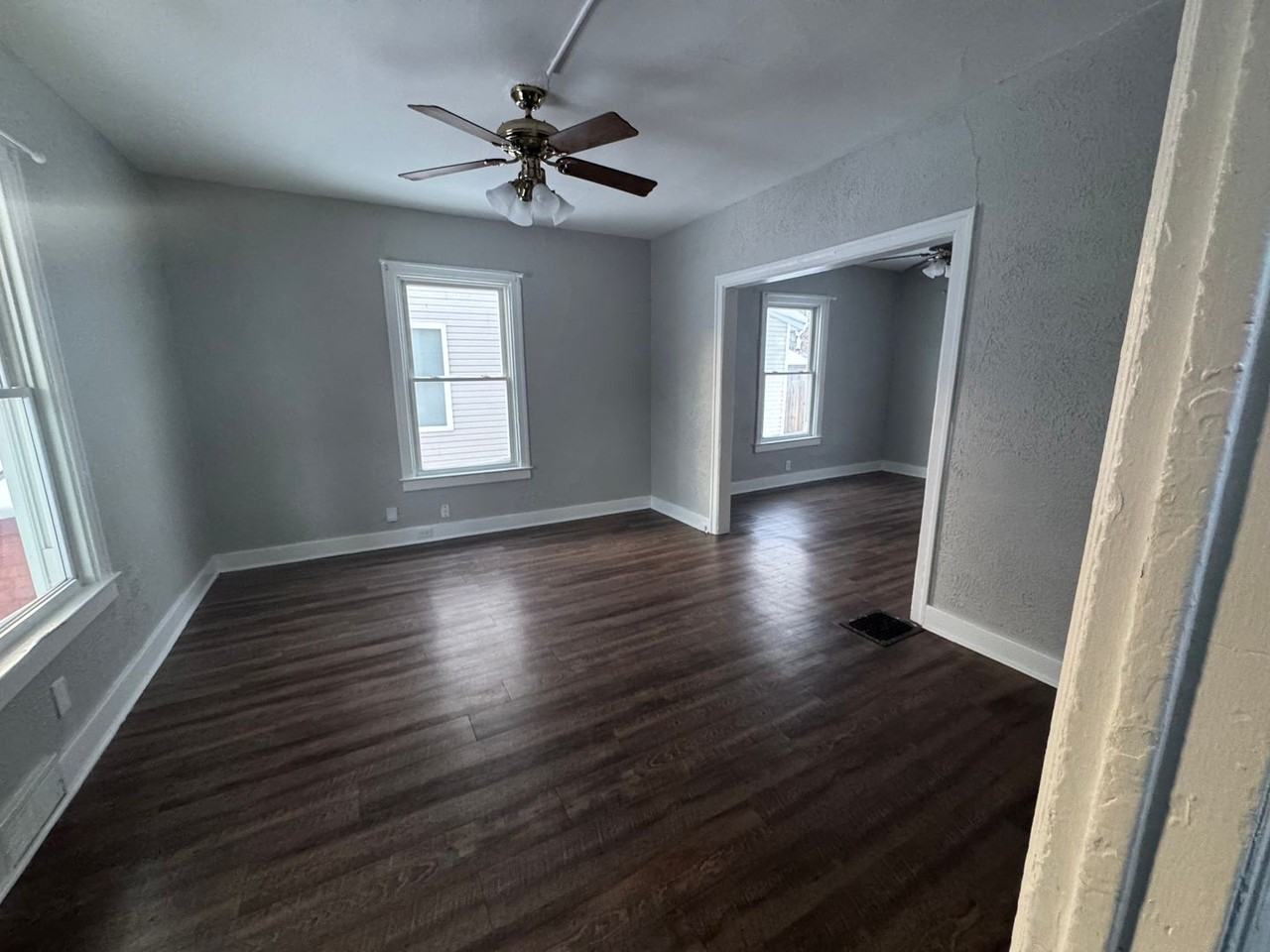 1027 Sherman St Se - Photo 4 of 21