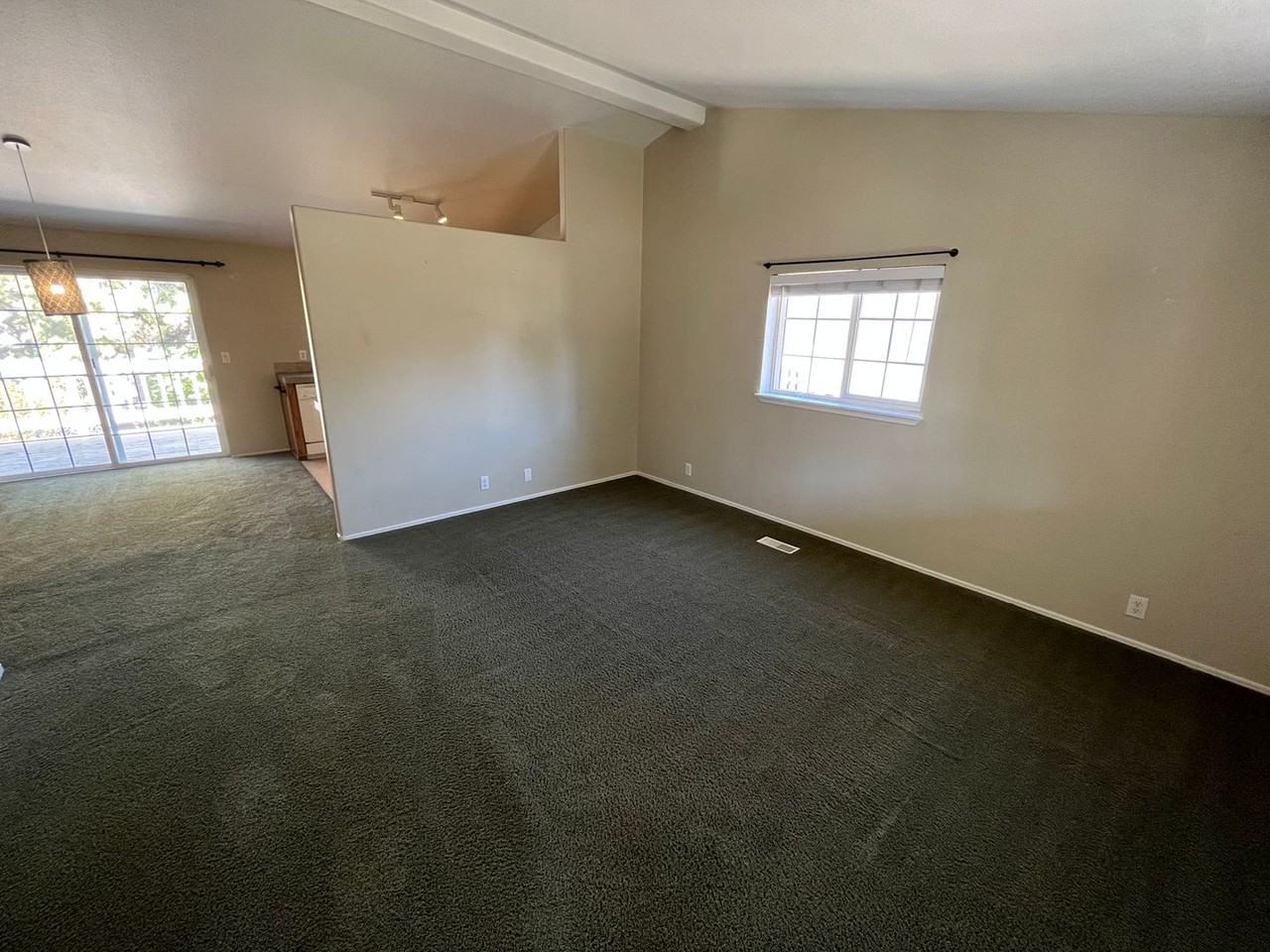 2614 Ne Rosemary Dr - Photo 2 of 14