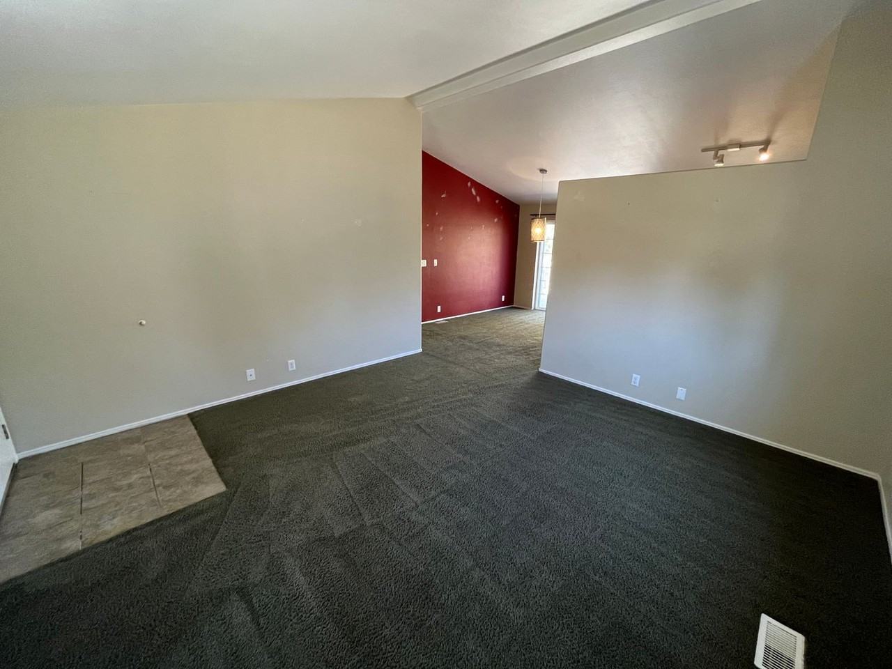 2614 Ne Rosemary Dr - Photo 3 of 14