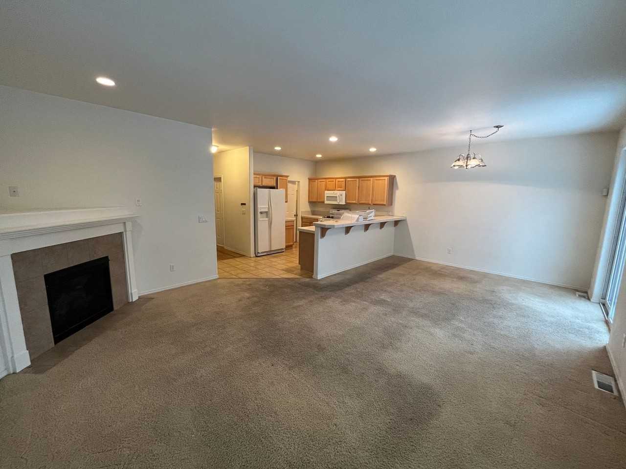 19572 Salmonberry Ct - Photo 2 of 18