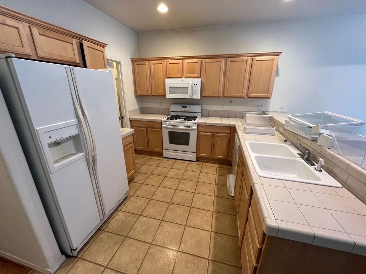 19572 Salmonberry Ct - Photo 4 of 18