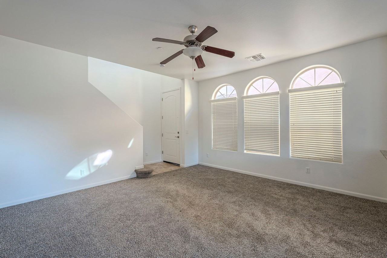 1423 S Moccasin Trl - Photo 6 of 50