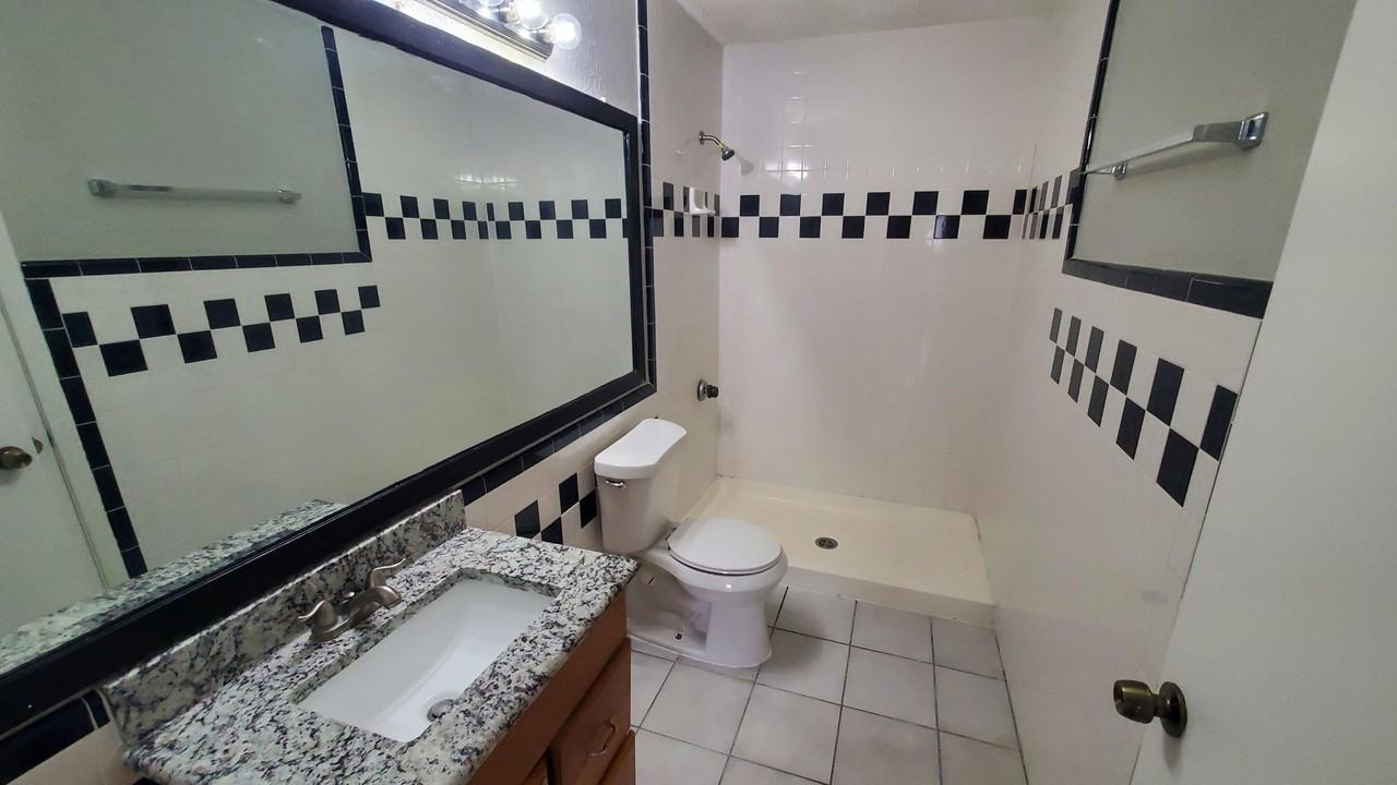 817 Denmark Dr - Photo 6 of 7