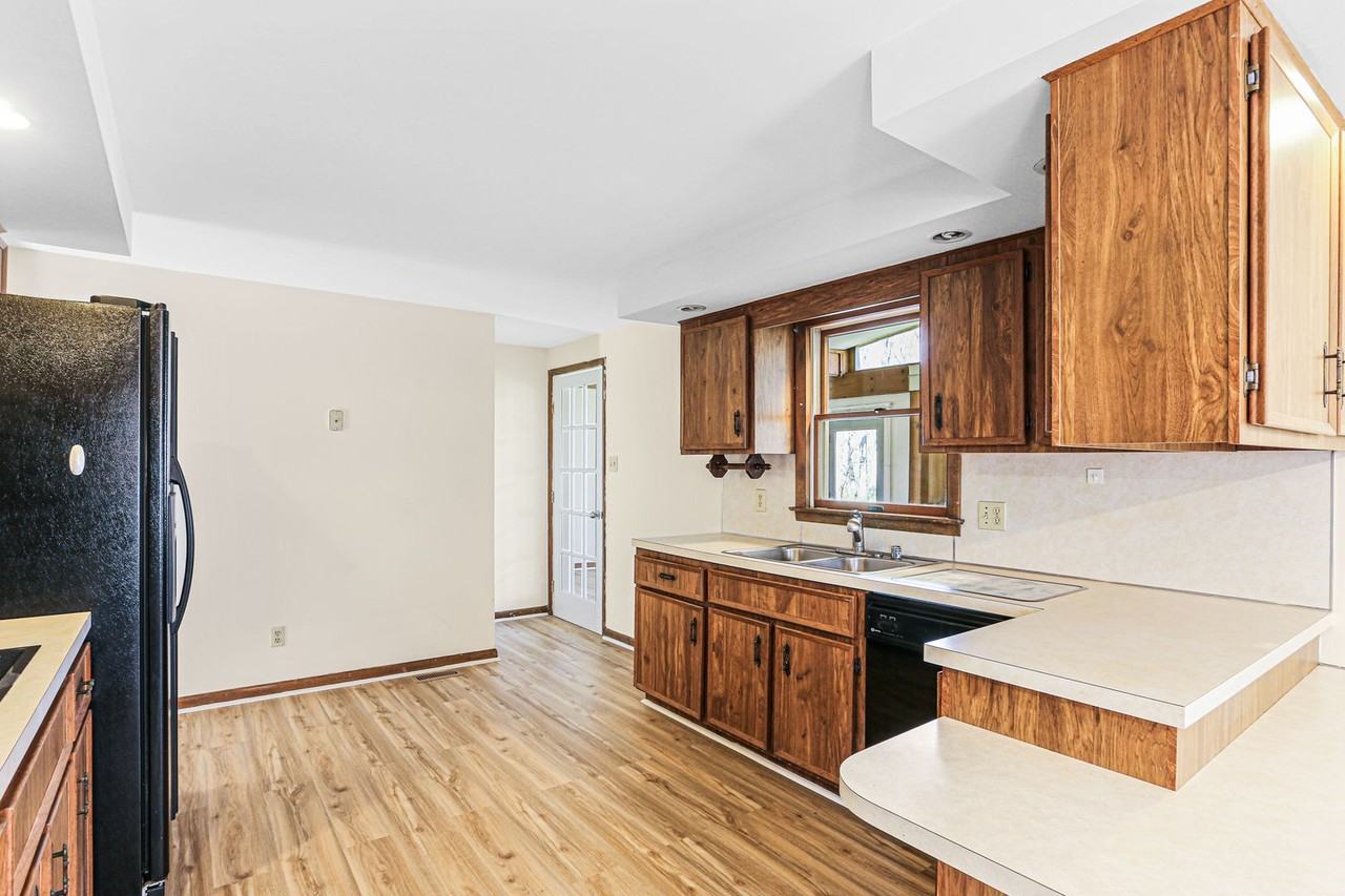 3620 Marguerite Ct - Photo 3 of 37