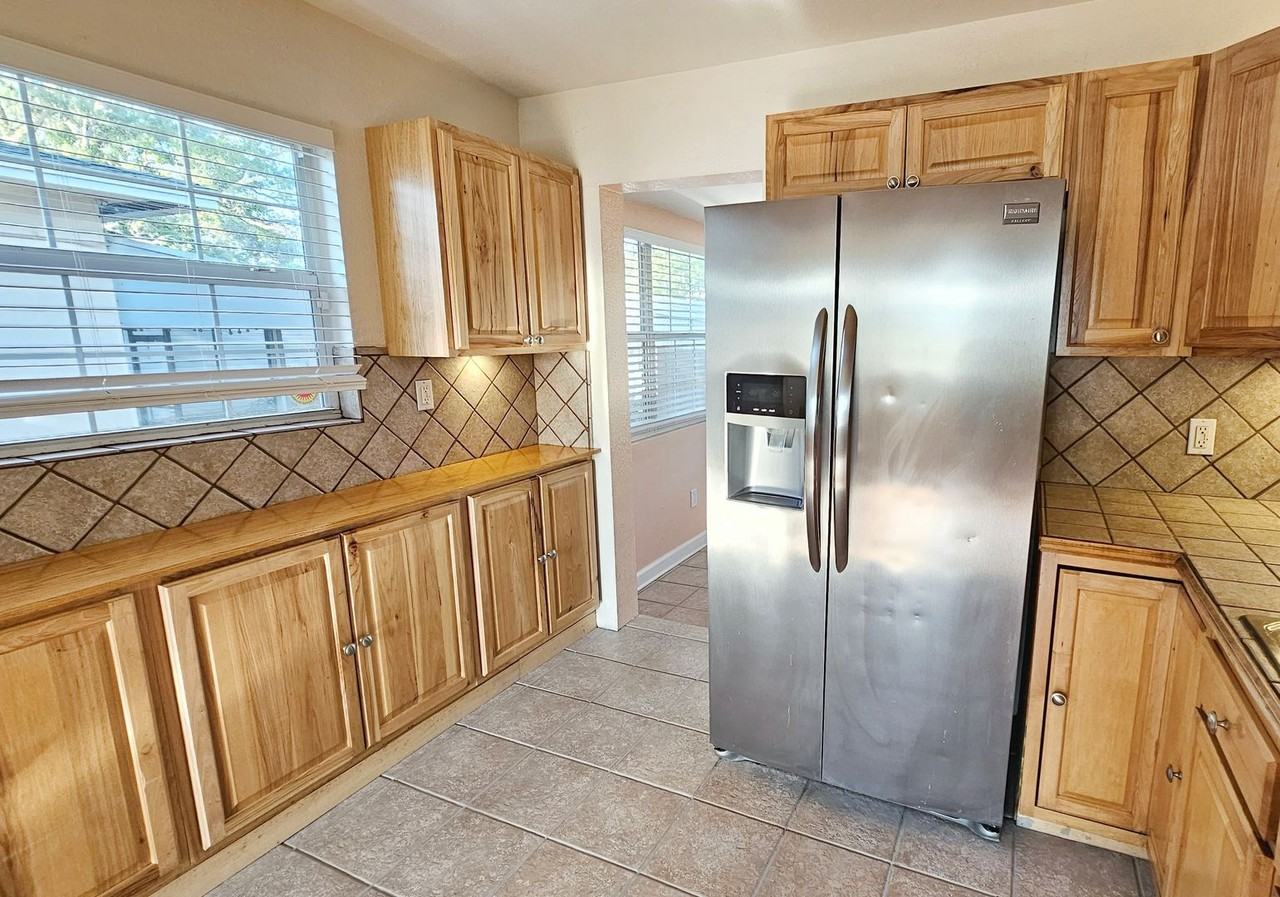 4201 20th St N - Photo 2 of 17