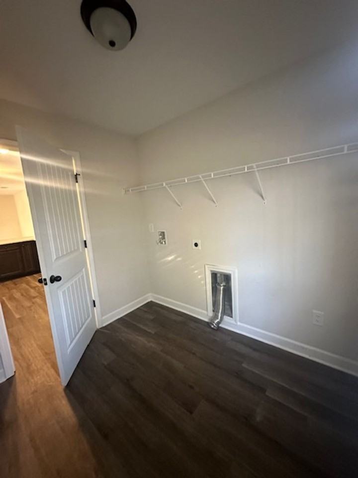 592 Farley Ave - Photo 7 of 29