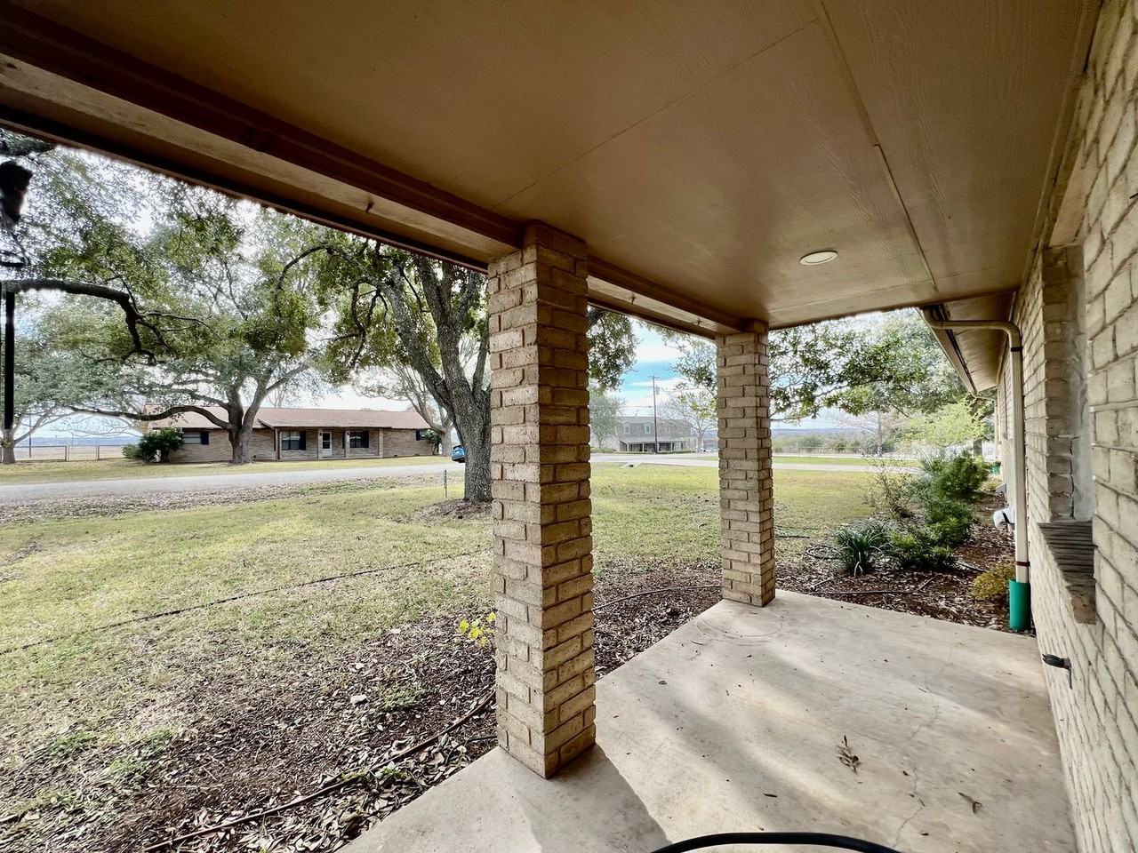 213 Crest Circle Dr Unit B - Photo 3 of 25