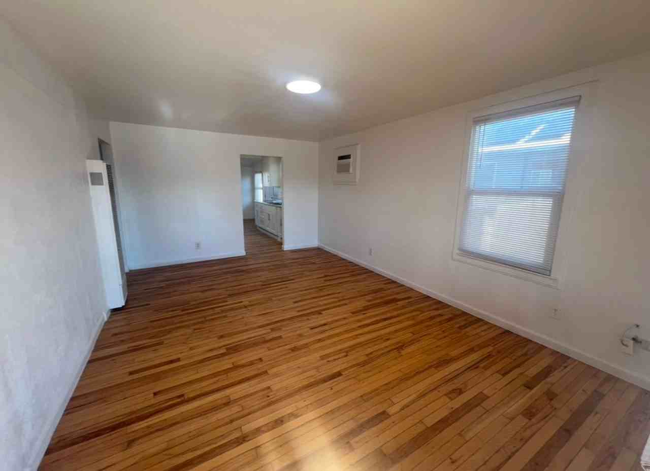 229 W Merced St - Photo 3 of 10