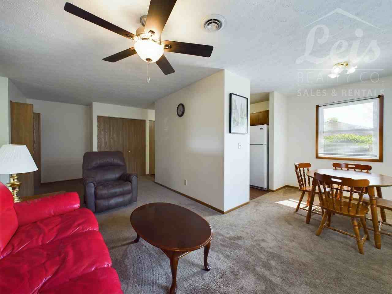 552 Stonecastle Court, Apt B1 - Photo 3 of 18