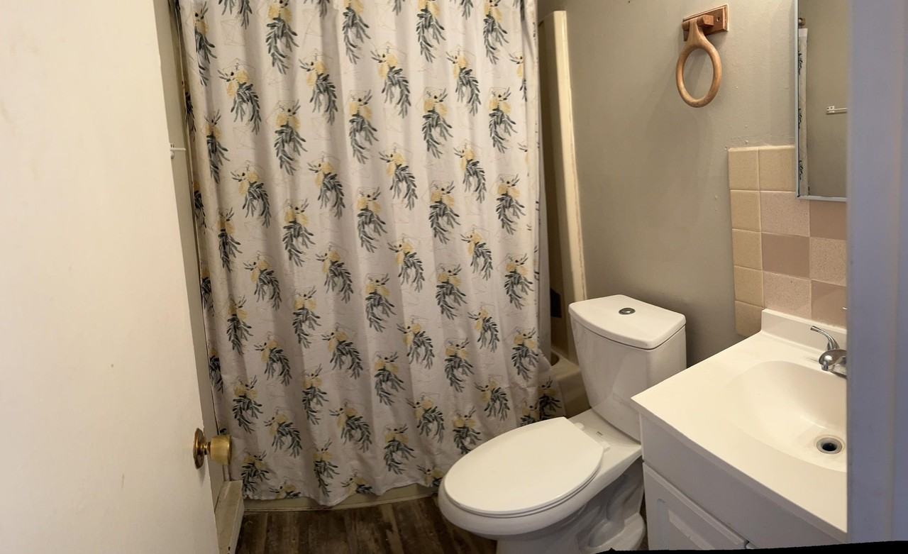 111 Floss Mar Court - Photo 2 of 6